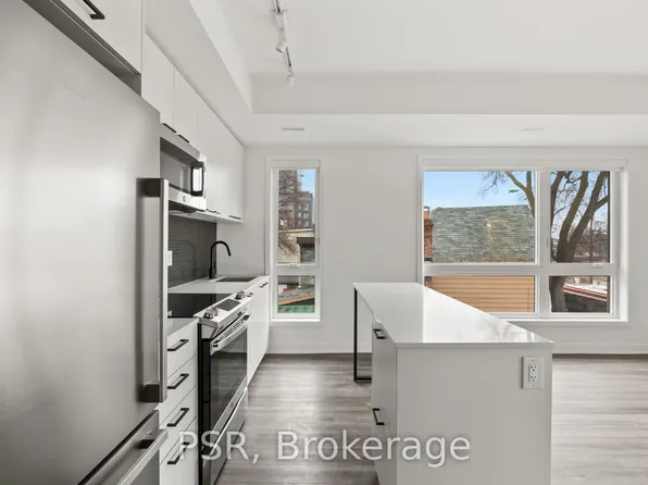 40 Ed Clark Gdns #Townhouse 13, Toronto, ON M6N 0B5