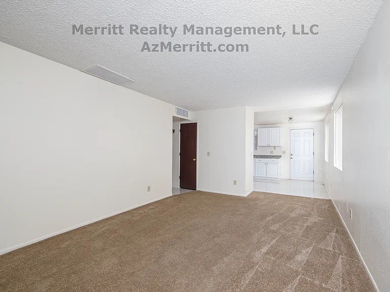 4407 E Edison St — Photo 16