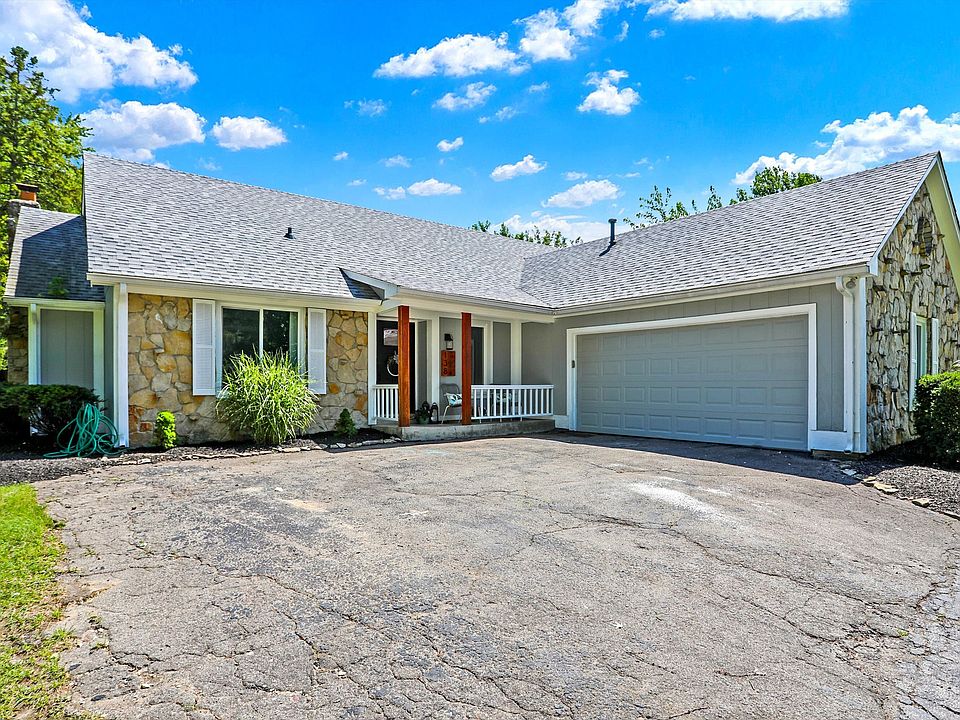 1st image of 138 Maplewood Dr