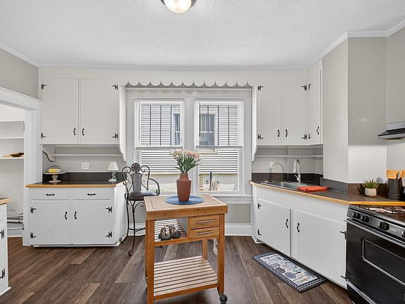 3rd image of 306 Westover Blvd