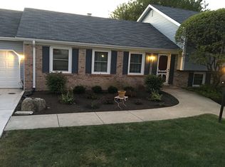 1640 Plum Ct, Downers Grove, IL 60515