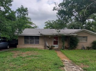 2503 Avenue J, Hondo, TX 78861