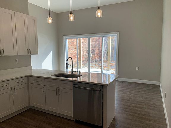 4th image of 4607 Lorain Ave #102