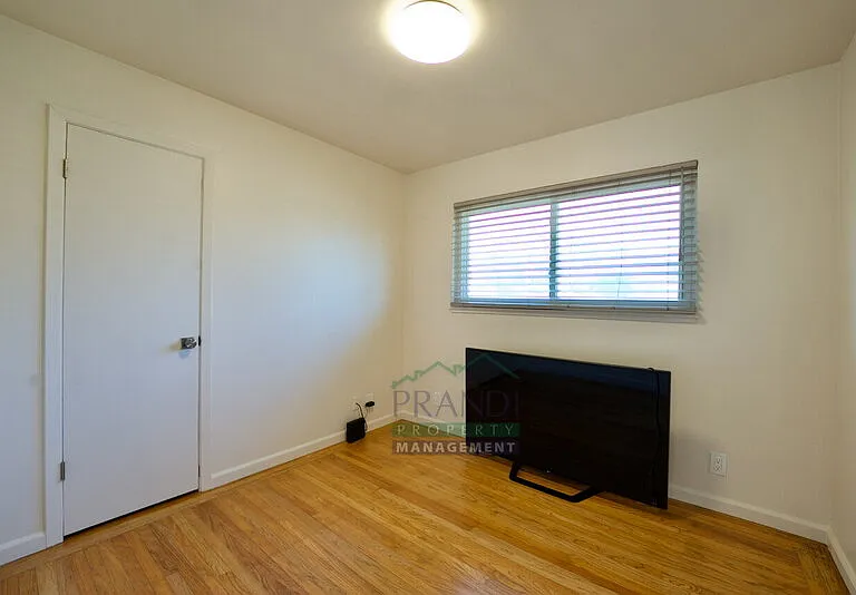 2061 Carolyn Way — Photo 13