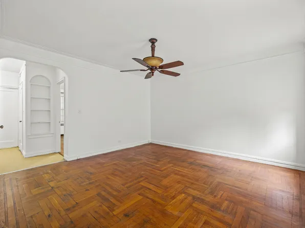 398 Oliver Place image 1 of 20