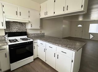 1110 W Chestnut St #A, Exeter, CA 93221