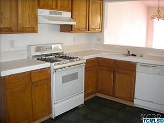 4th image of 3147 Fairmont Dr