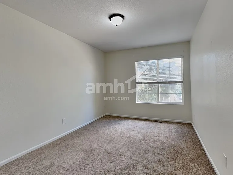 9762 Chambers Dr — Photo 14