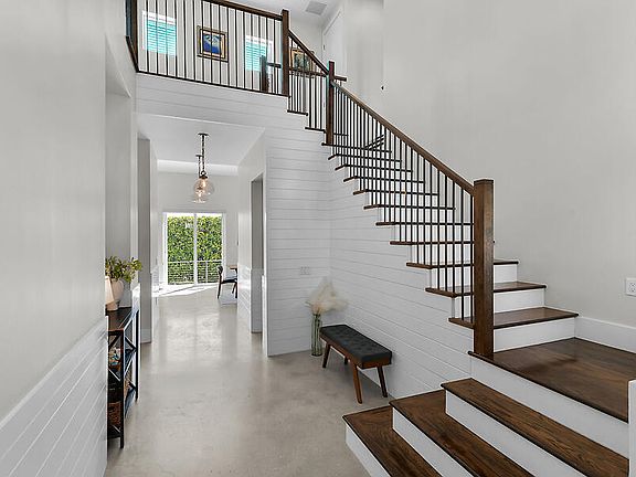 5th image of 255 Columbus Way