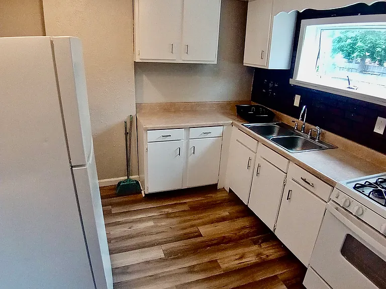 554 Coleman Ave — Photo 27