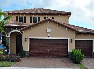 215 SE 36th Ave, Homestead, FL 33033