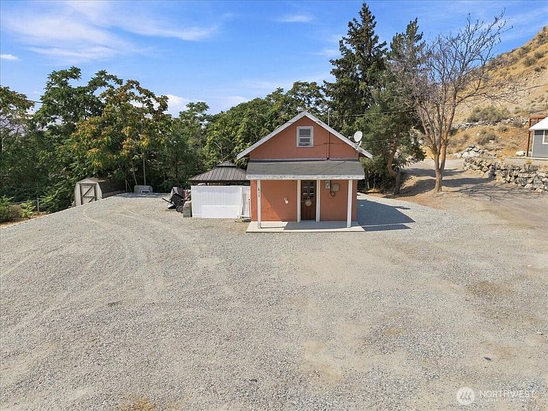 2nd image of 617 N Bradley Street