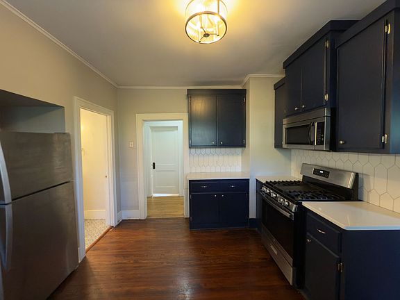 2nd image of 1806 N Robinson Ave