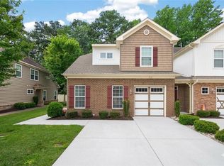 713 Tiffany Green Ct, Chesapeake, VA 23320