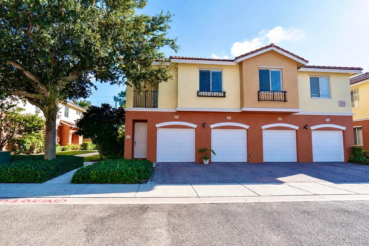 2 bed, 2.0 bath, 1083 sqft, $2,500 — Photo 1