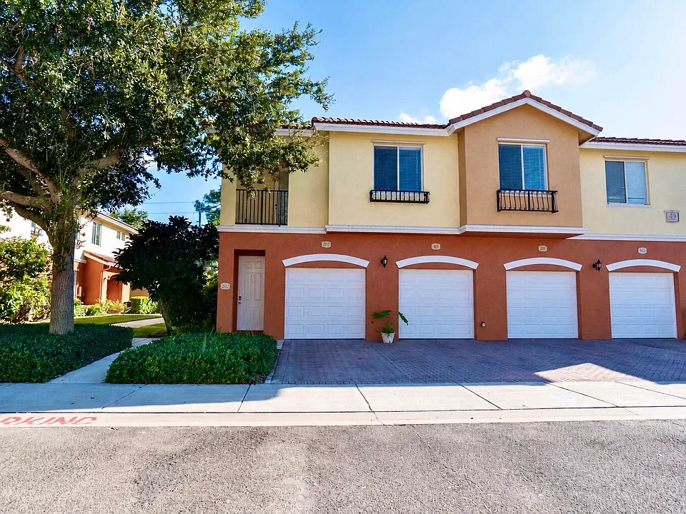 49 SE Sedona Cir #202