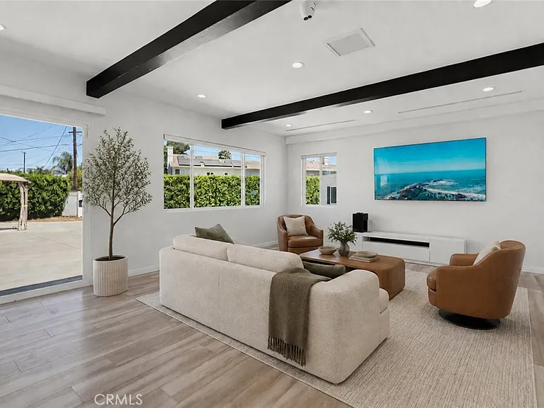 8740 Paso Robles Ave — Photo 8