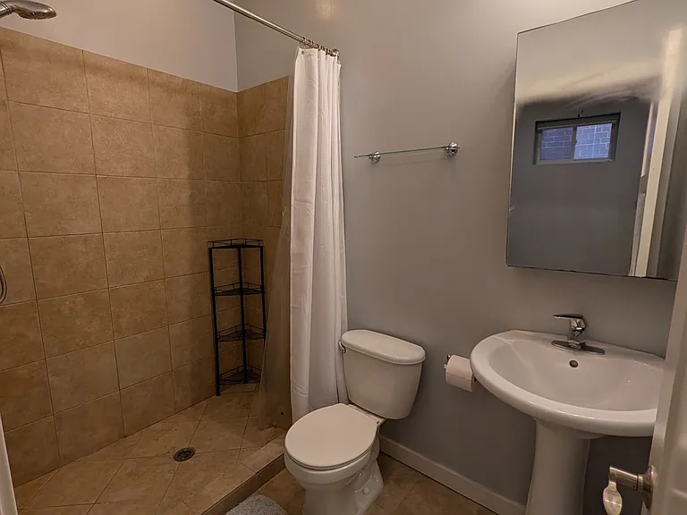 1463 W Huron St #1R — Photo 5