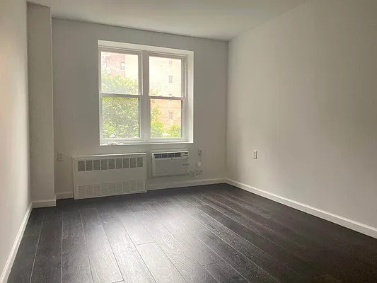 Rented by Lang Realty LLC | media 8