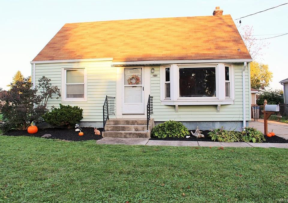 1st image of 213 Cass Ave