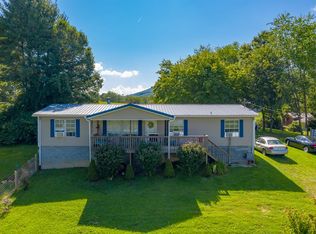 223 Felts Ln, Max Meadows, VA 24360