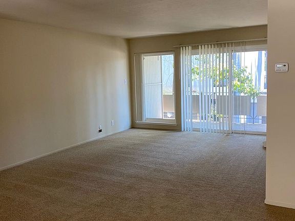 4th image of 1540 Hudson St APT 201