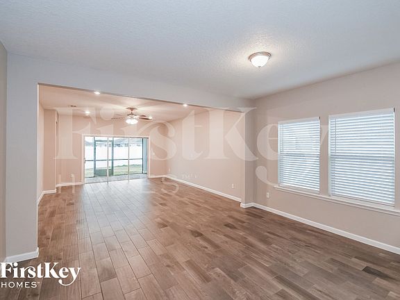 4th image of 1312 Kendall Dr