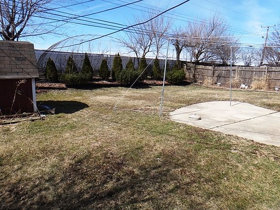 4th image of 14880 Menard Ave