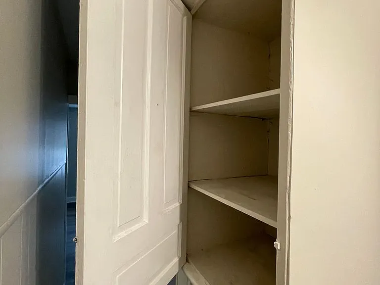 1127 Walnut St — Photo 3