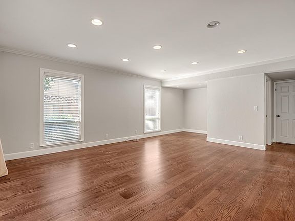 2nd image of 882 Savory Dr