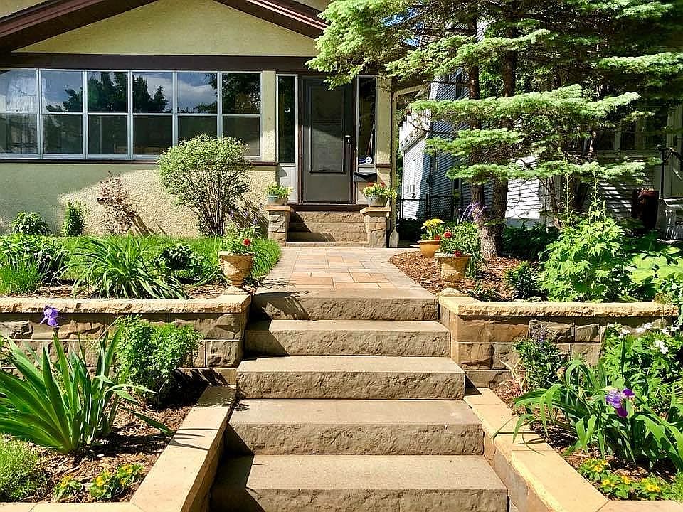 Gorgeous front walkway