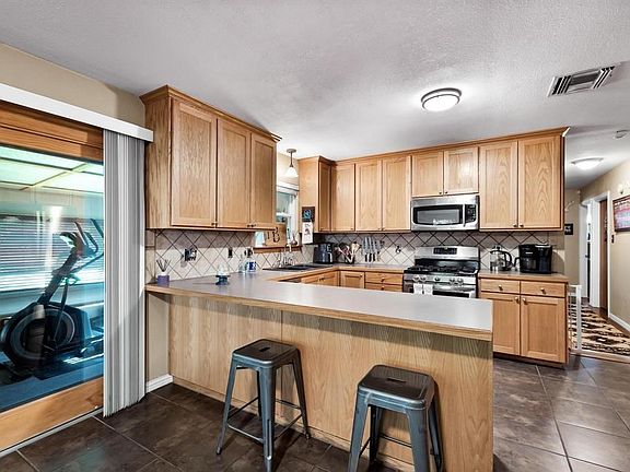2nd image of 3857 Bonnie Dr