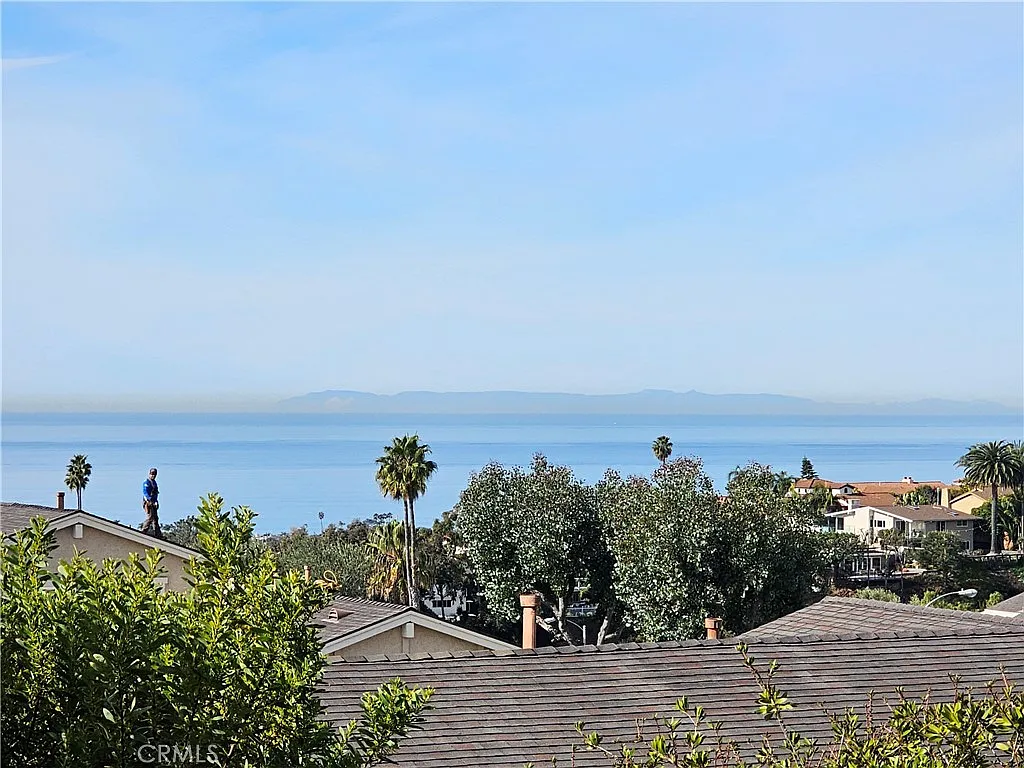 3 bed, 2.5 bath, 1672 sqft, $4,500 — Photo 3