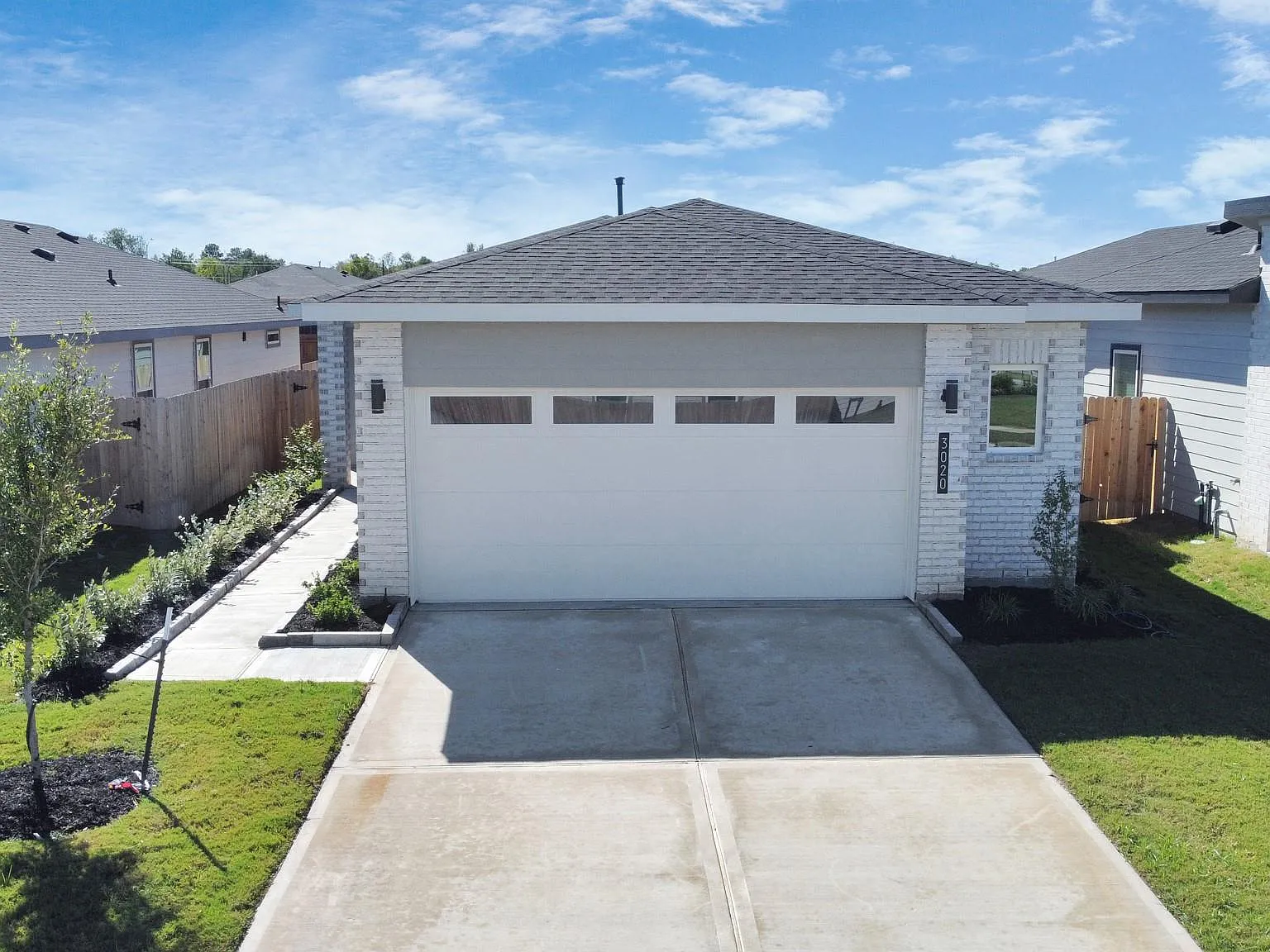 4 bed, 2.0 bath, 1670 sqft, $2,250 — Photo 2