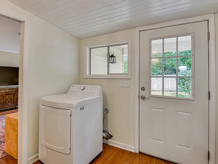 904 Highland Ave — Photo 16