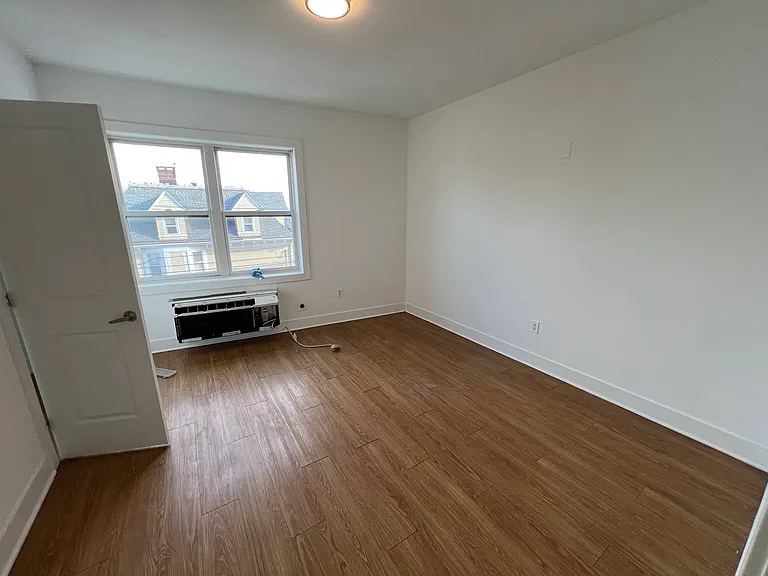 427 Bergen Ave #3 — Photo 6