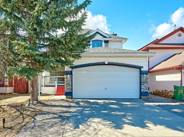 215 E Coventry Grn NE, Calgary, AB T3K 4M4