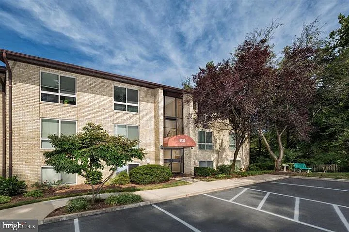 1 bed, 892 sqft, $1,720 — Photo 1