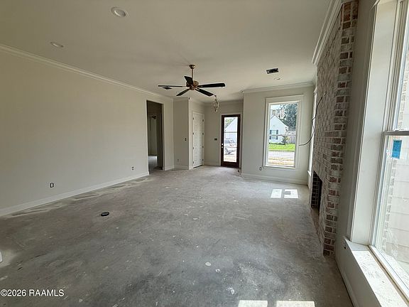 3rd image of 401 Croft Row