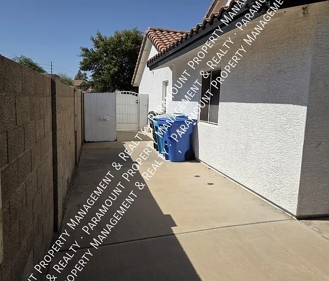 5611 E Grandview Rd — Photo 43