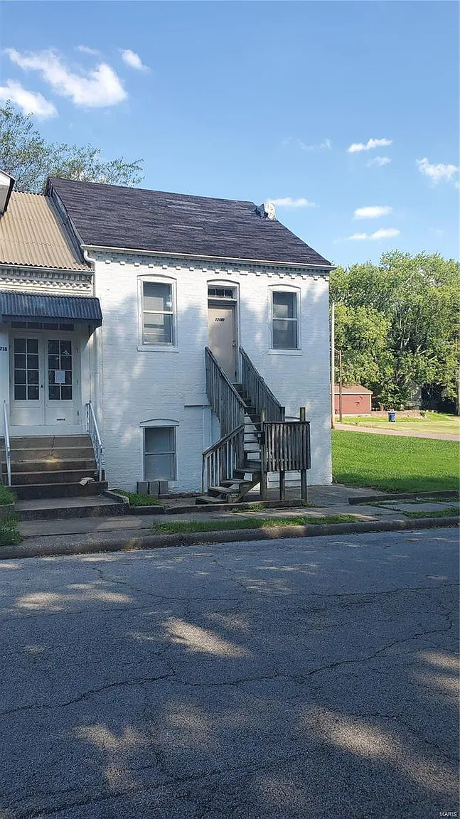 720 S High St photo 1