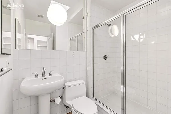 Rented by Sotheby's International Realty | media 18
