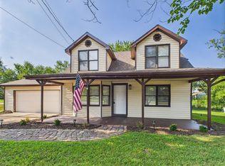 1230 W Chestnut St, Houston, MO 65483