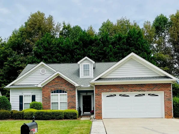 1622 Iverness Ct, Gastonia, NC 28056