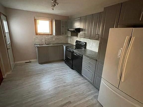 5th image of 2288 Cadillac St