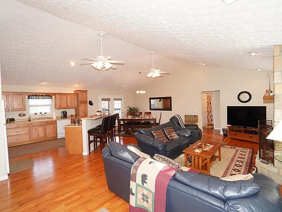 3rd image of 3516 Iron Gate Dr