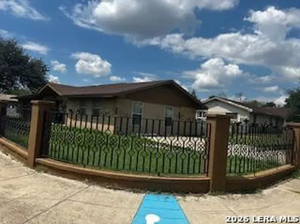 1203 N Bibb Ave, Eagle Pass, TX 78852