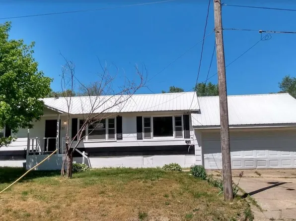702 W 5th St, Dixon, MO 65459
