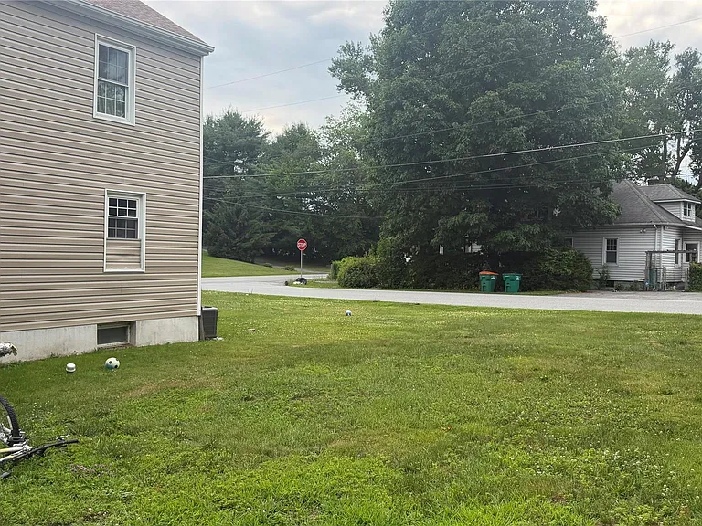 17 Degarmo Rd — Photo 5