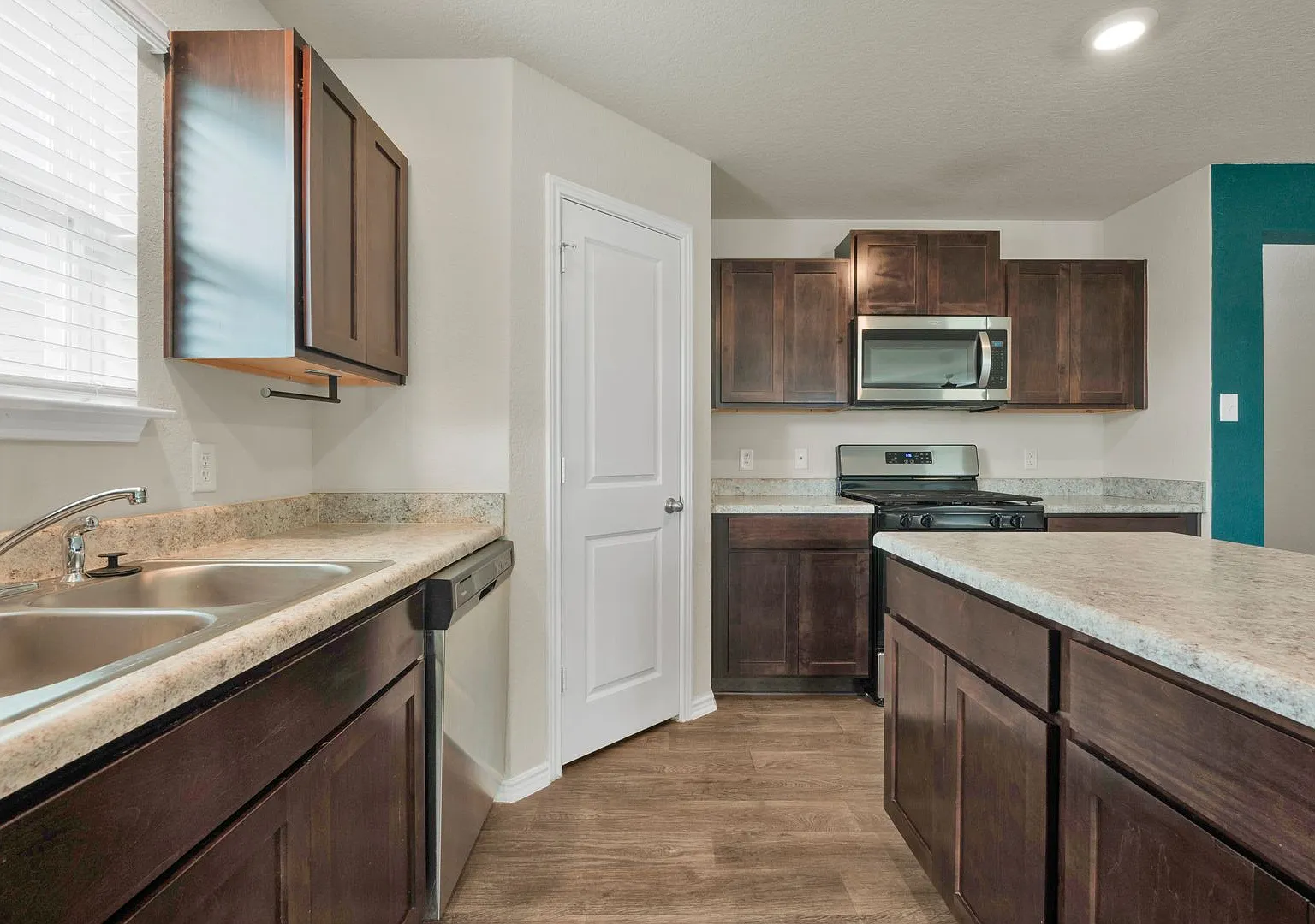 Charming 4-Bedroom Home in Valley Ranch Resort-Style Amenities & Prime Location! — Photo 4